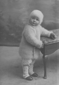 Bennet McInnes aged 1 in 1930 - cropped